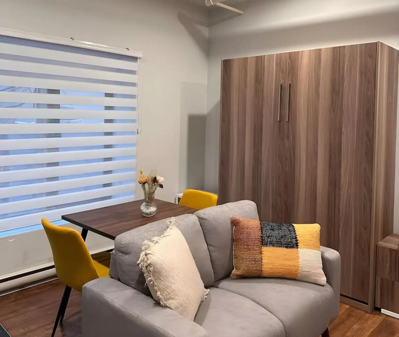 Spacious Studio On Bishop - Hot Spot Dtown Mtl Zx5 Montreal
