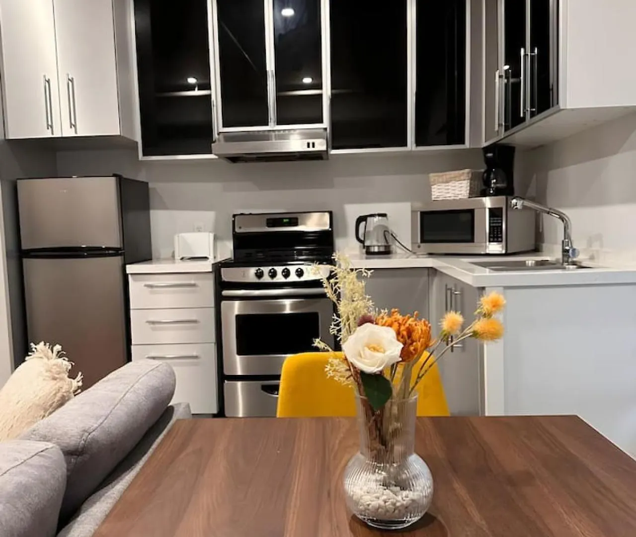 Apartment Spacious Studio On Bishop - Hot Spot Dtown Mtl Zx5 Montreal